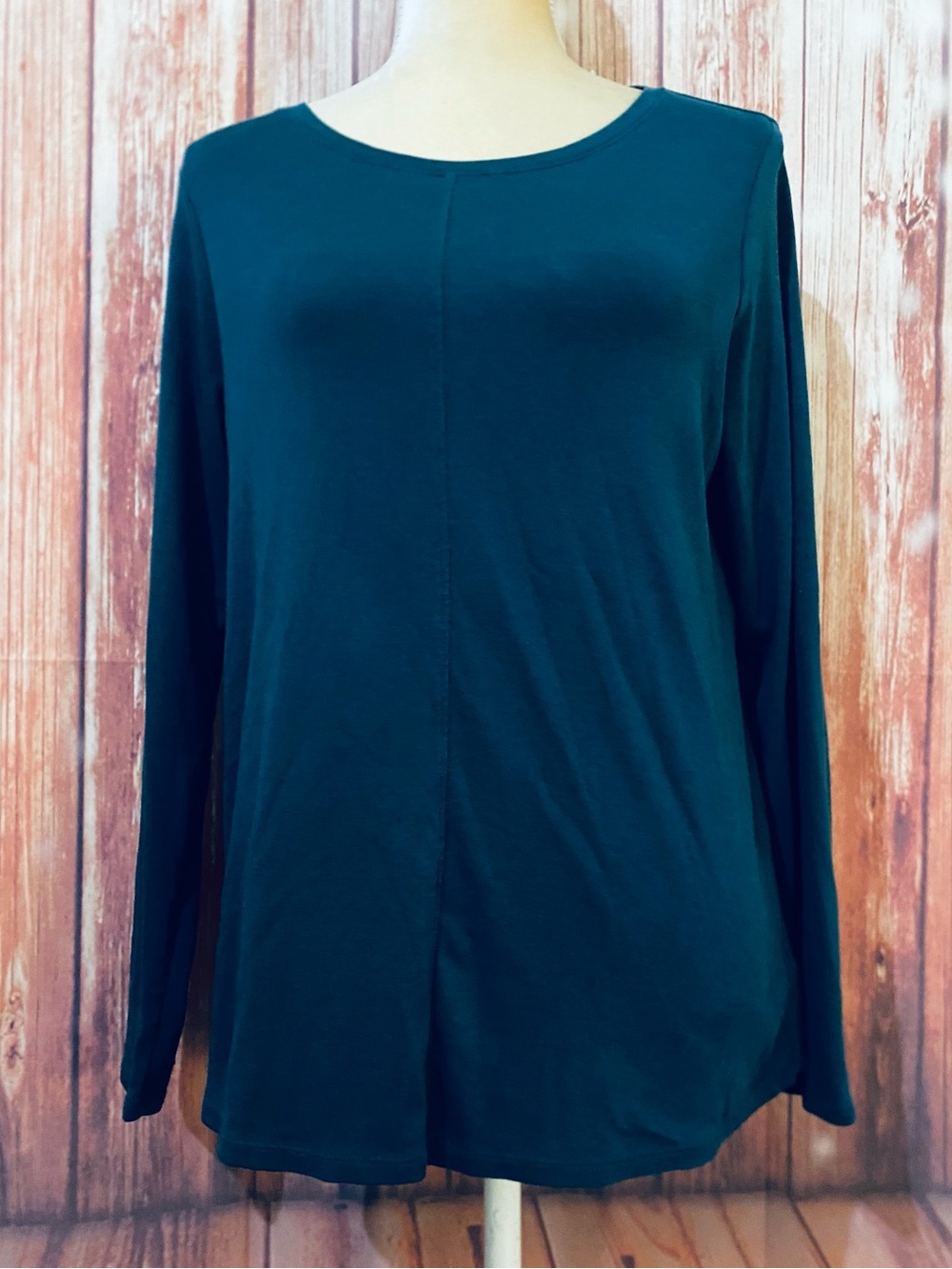 Women’s Medium Tee Shirt J Jill Green Long Sleeves Crew Neck 100% Pima Cotton